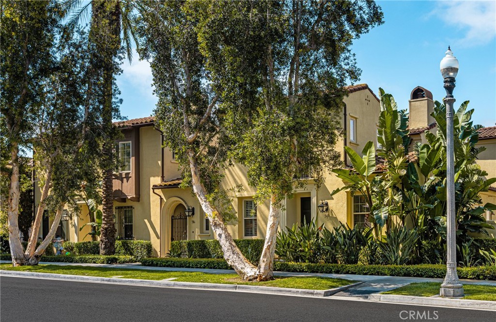 54 Great Lawn Property Photo 1