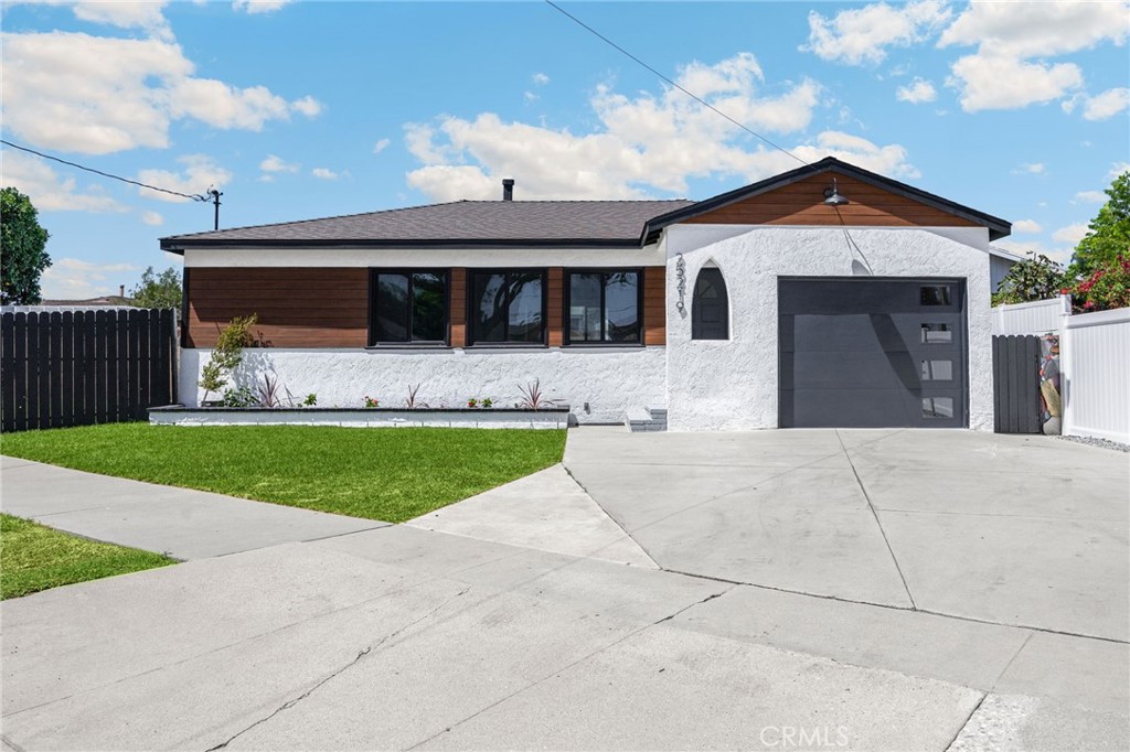 25219 Ebony Property Photo 1