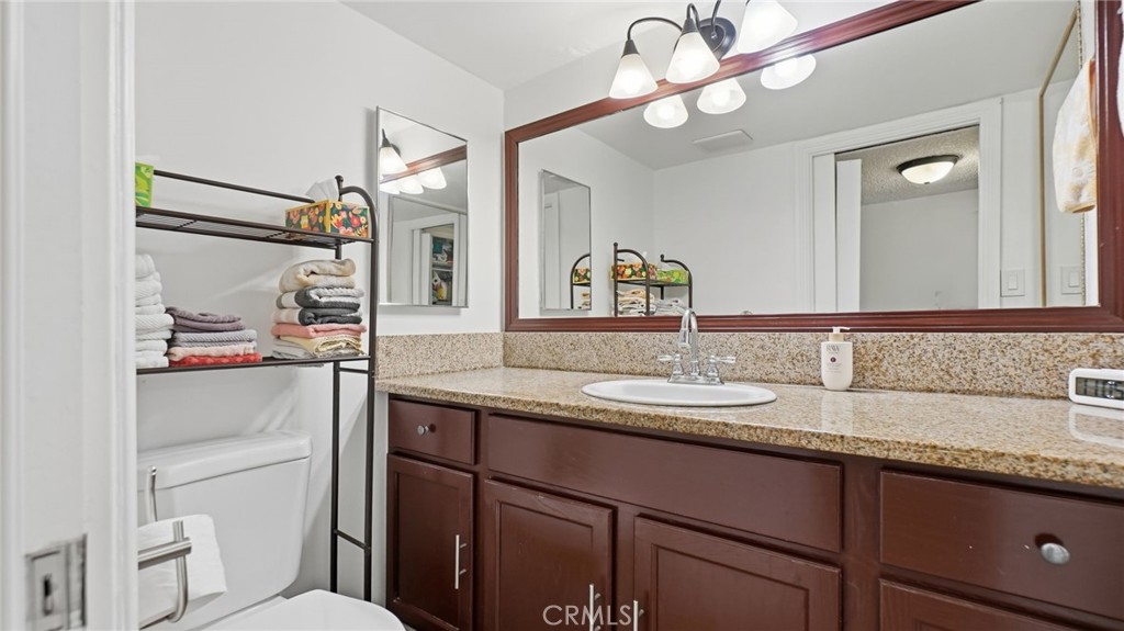 1239 W Rosecrans 4 Property Photo 5