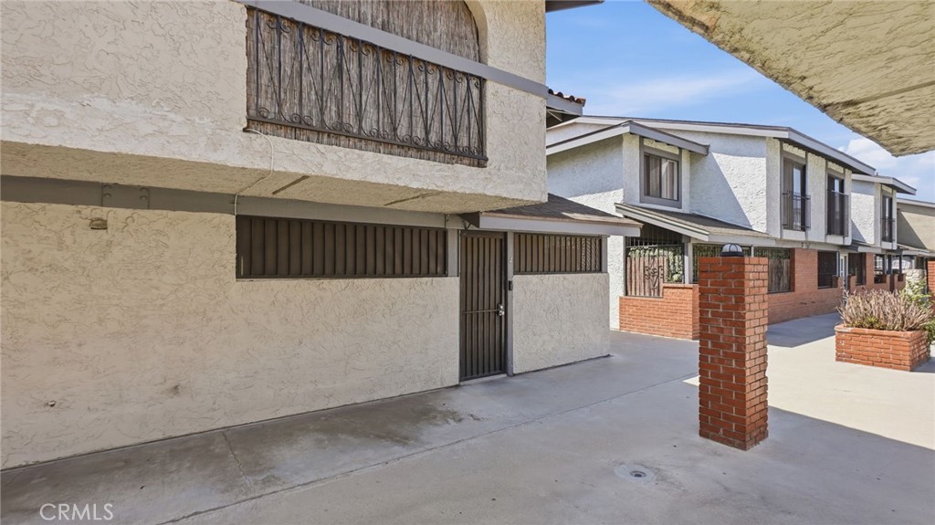 1239 W Rosecrans 4 Property Photo 9