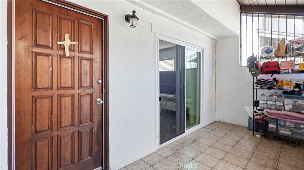 1239 W Rosecrans 4 Property Photo 20