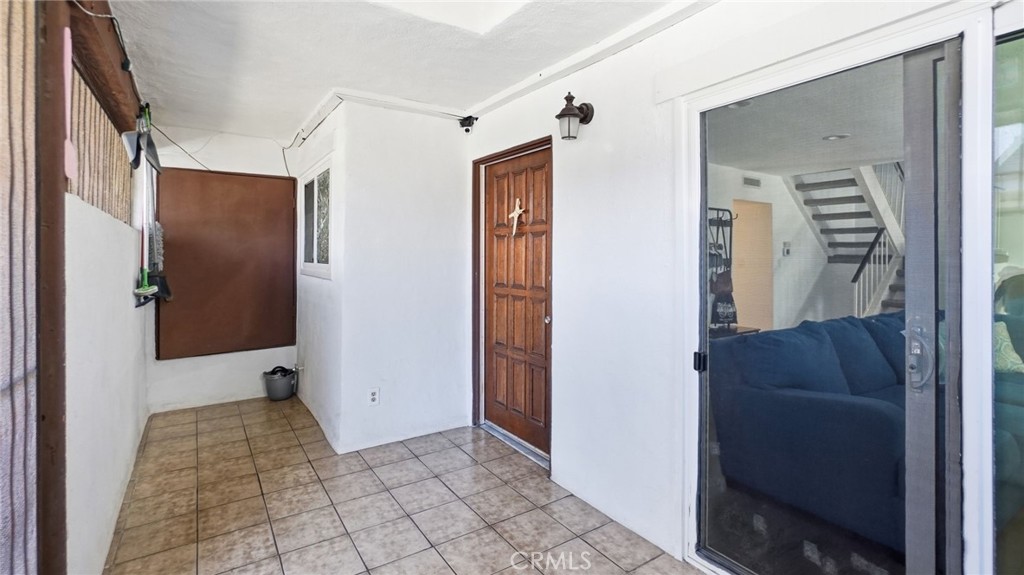 1239 W Rosecrans 4 Property Photo 26