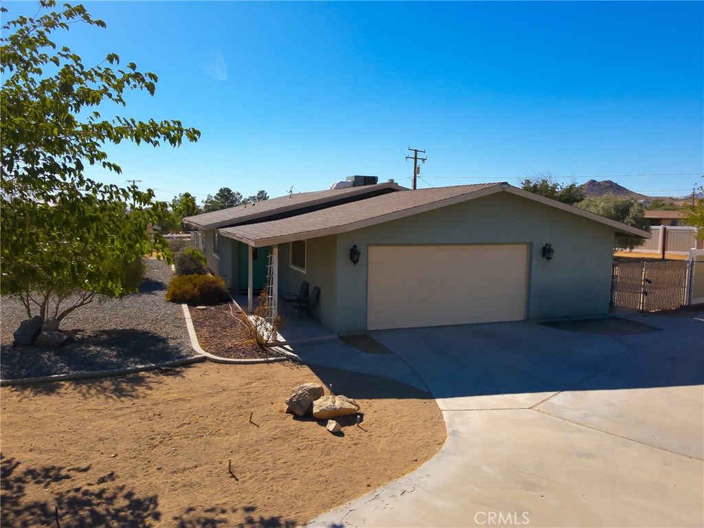 16248 Saint Timothy Property Photo 5