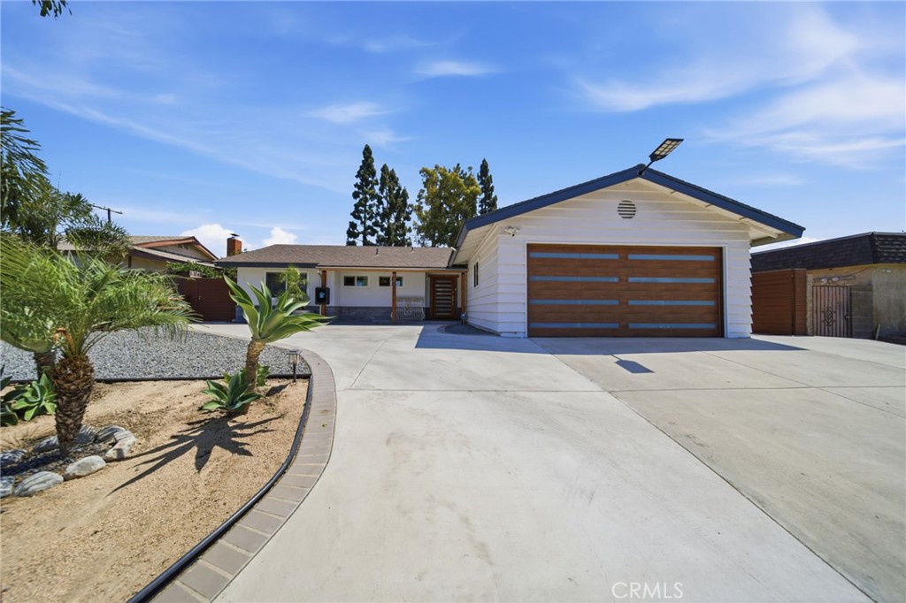 14762 Carfax Property Photo