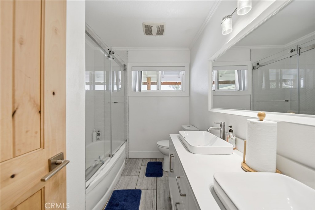 14762 Carfax Property Photo 4