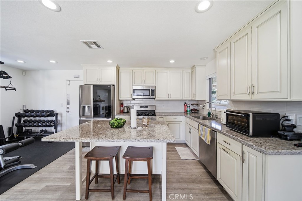 14762 Carfax Property Photo 6