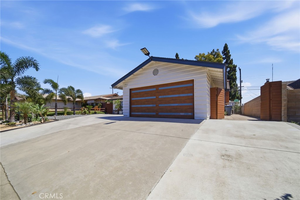 14762 Carfax Property Photo 27