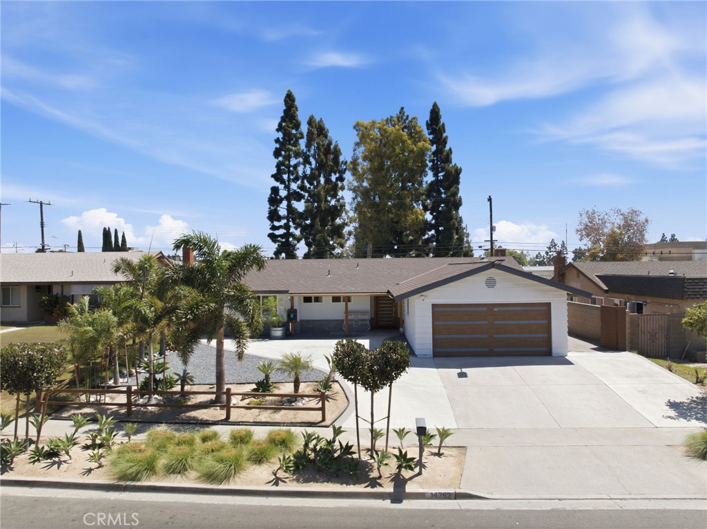 14762 Carfax Property Photo 37