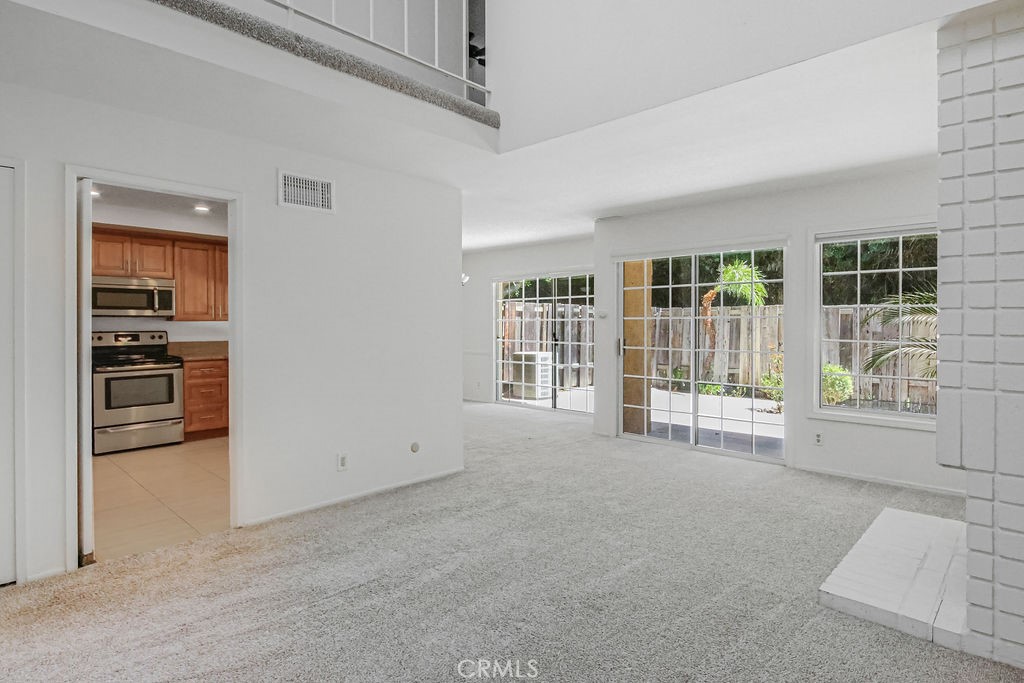 670 W Glenwood Property Photo 4