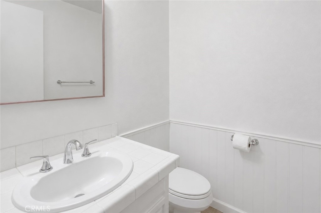 670 W Glenwood Property Photo 12