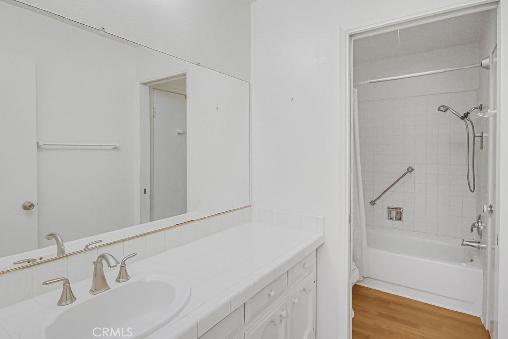 670 W Glenwood Property Photo 20