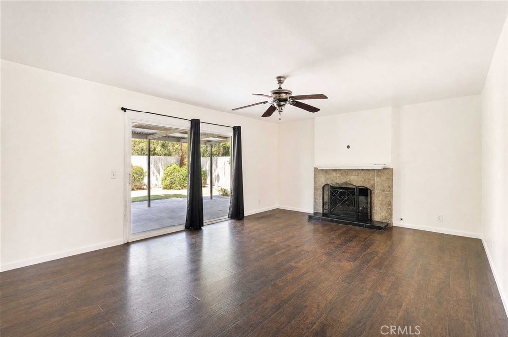 1911 W Maywood Property Photo 8