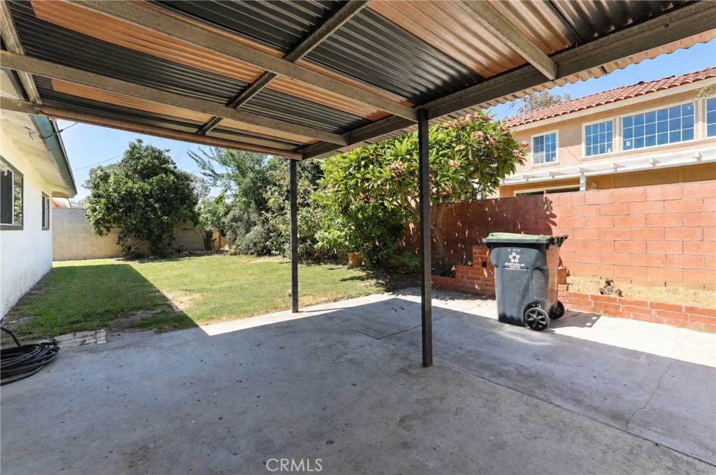 1911 W Maywood Property Photo 22