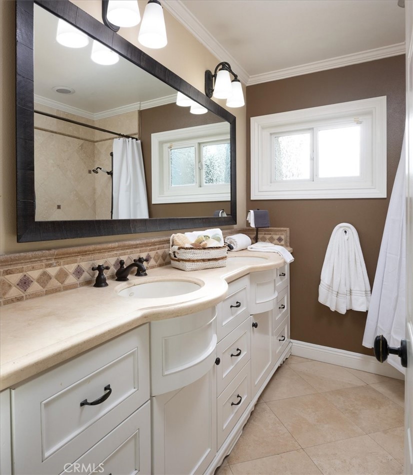 14272 Livingston Property Photo 32