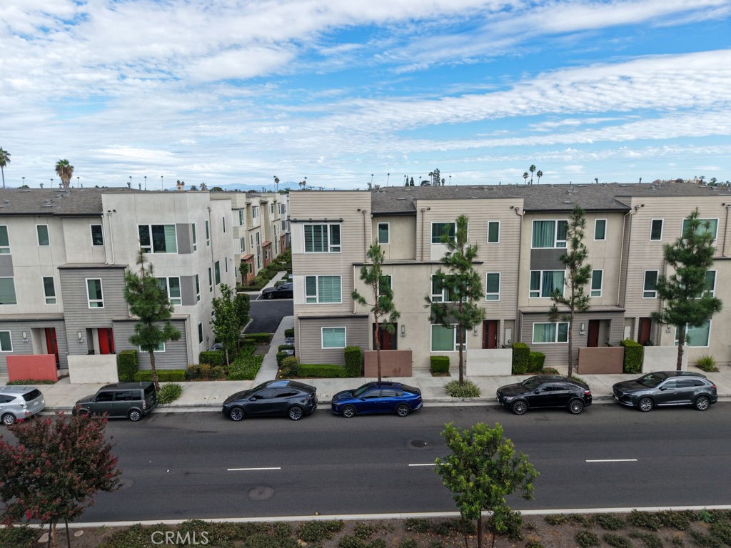 10670 Paramount Boulevard Property Photo 29