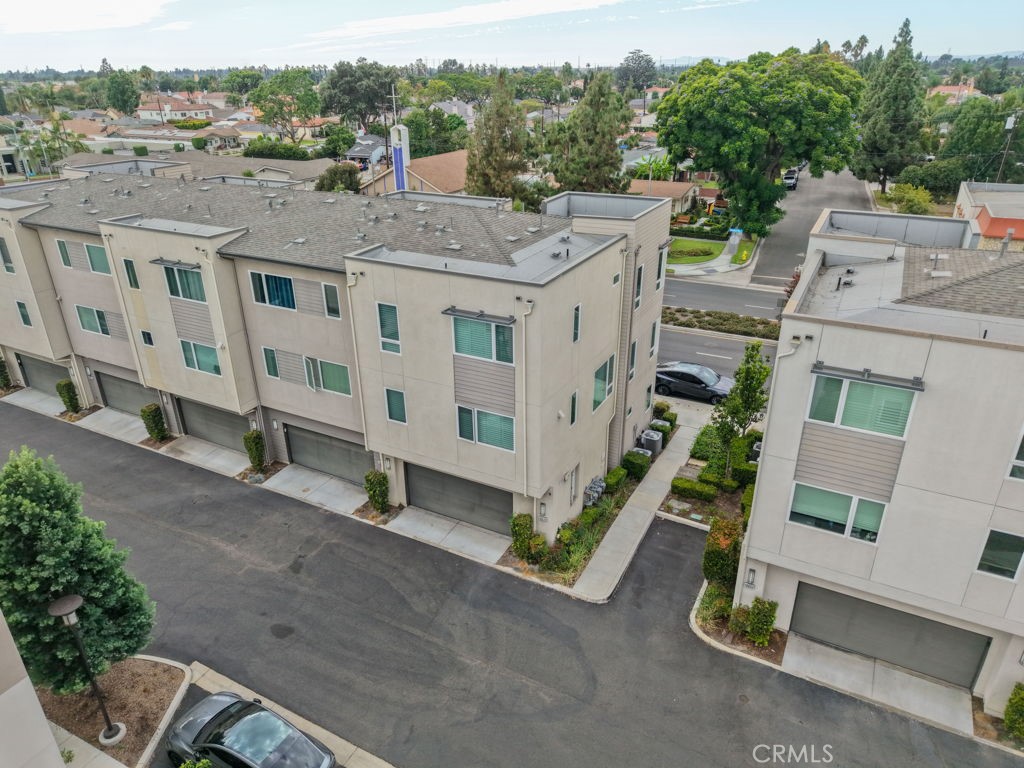 10670 Paramount Boulevard Property Photo 31