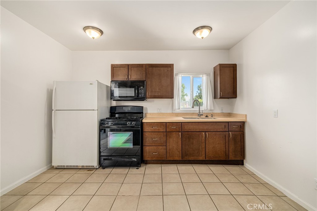 3937 Long Beach Property Photo 9