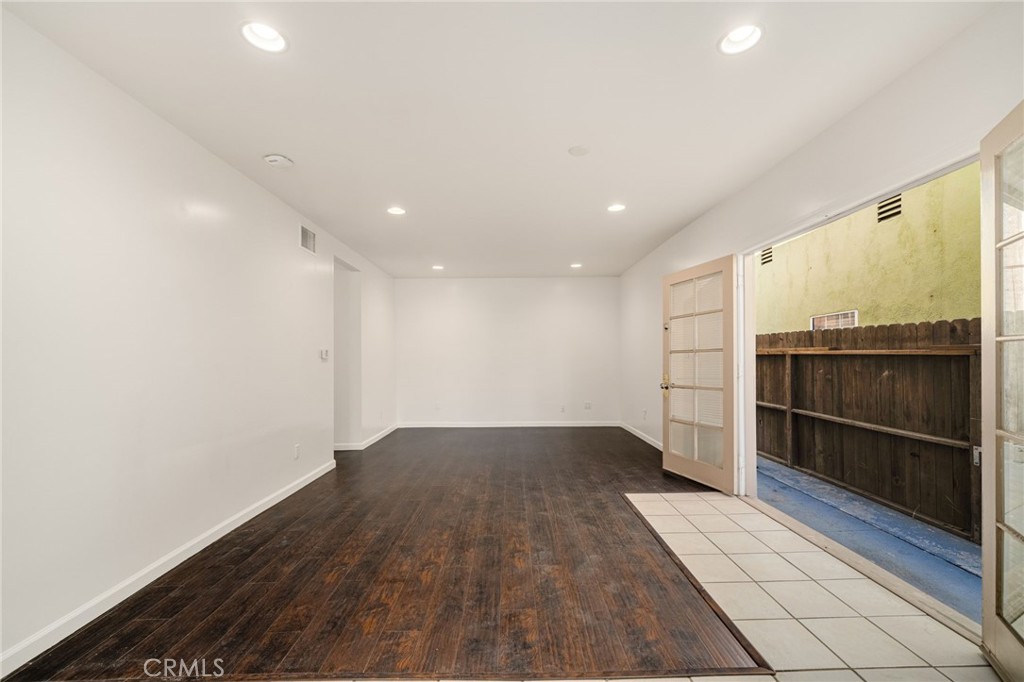 3937 Long Beach Property Photo 11