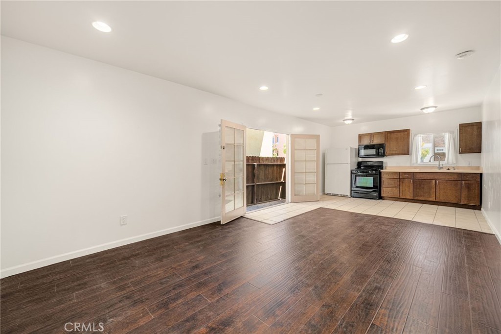 3937 Long Beach Property Photo 13