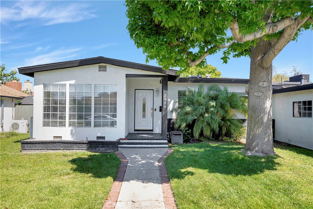 2916 Charlemagne Avenue Property Photo 2