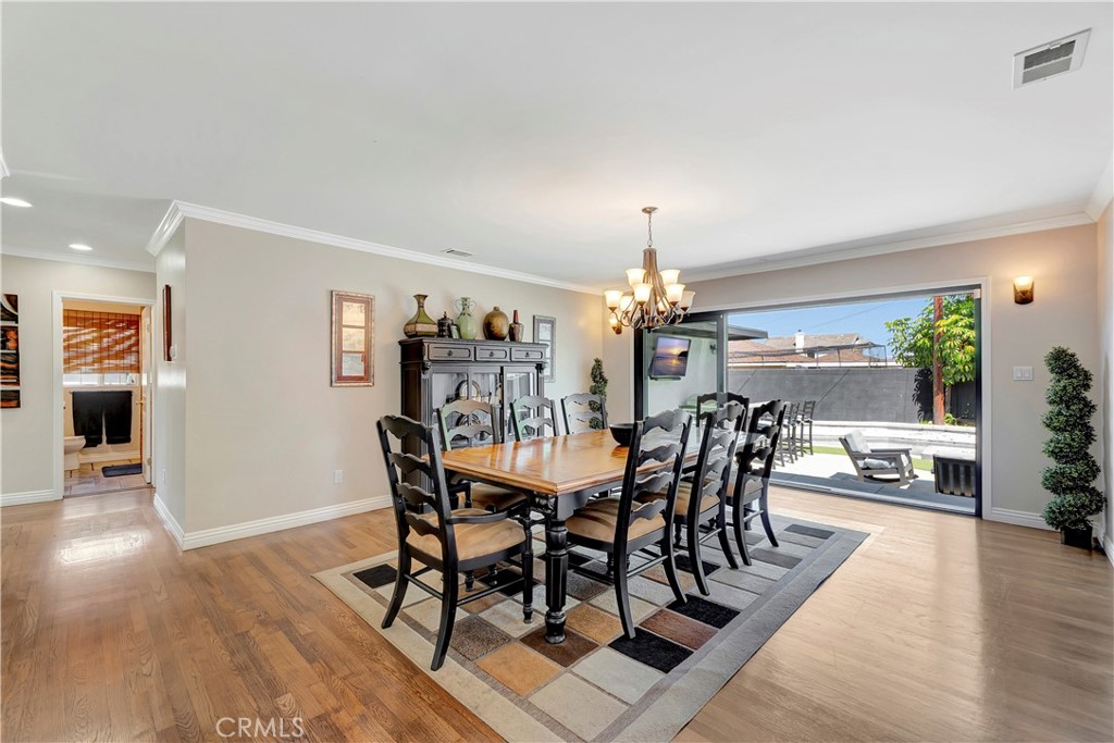 2916 Charlemagne Avenue Property Photo 3