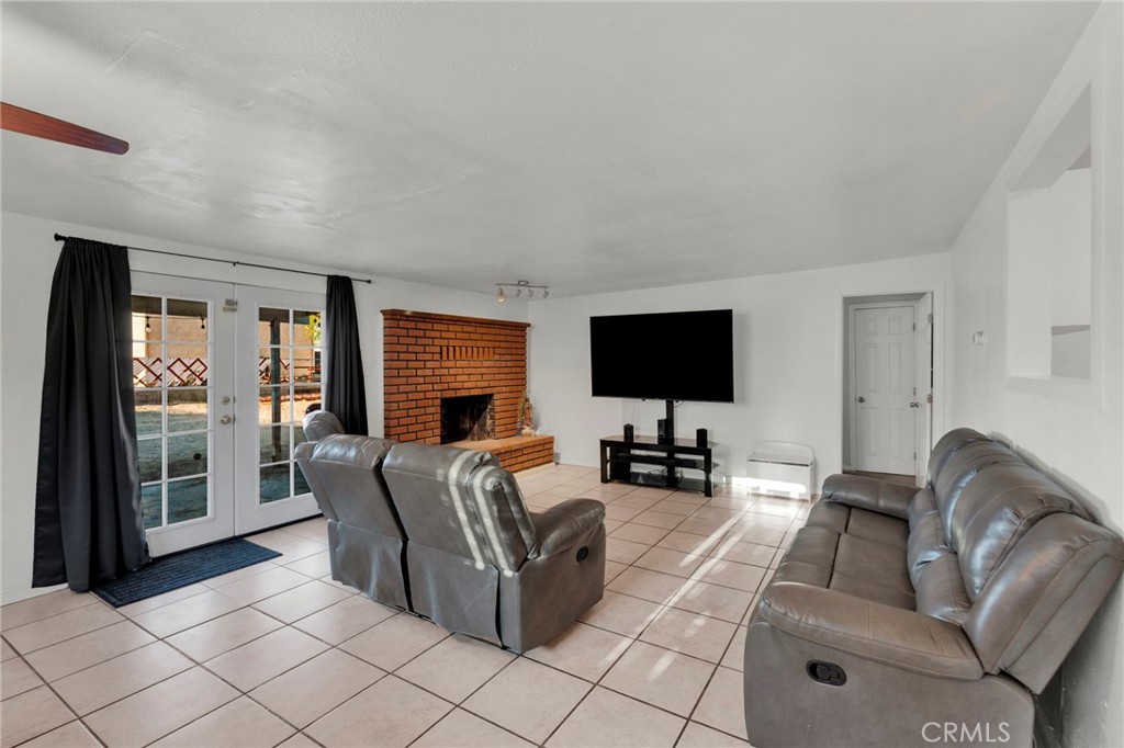 1101 E Virginia Way Property Photo 10