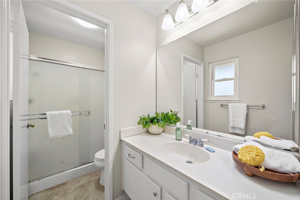 2437 N Sycamore Property Photo 21