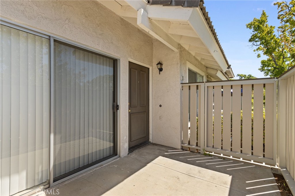 1109 Golden Springs Drive D Property Photo 3