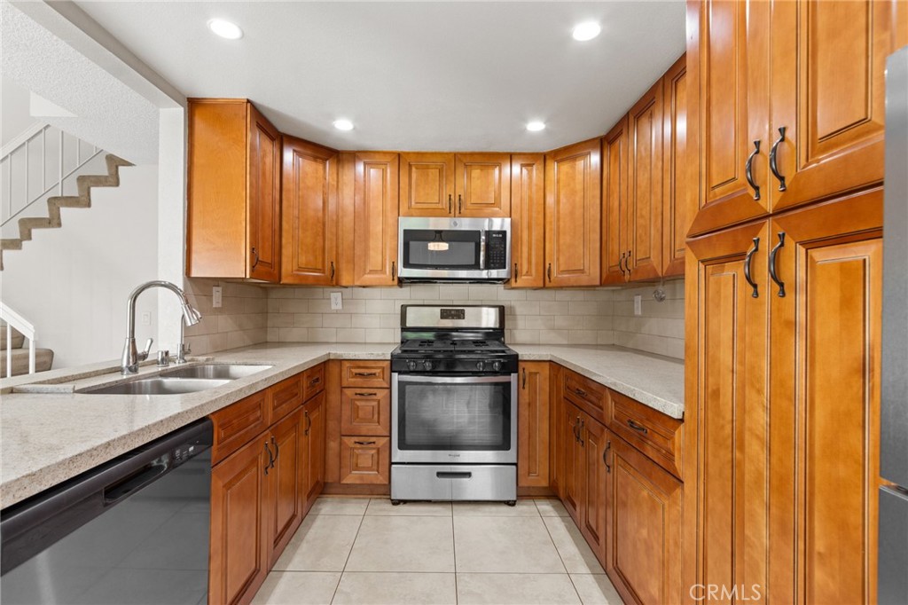 1109 Golden Springs Drive D Property Photo 11