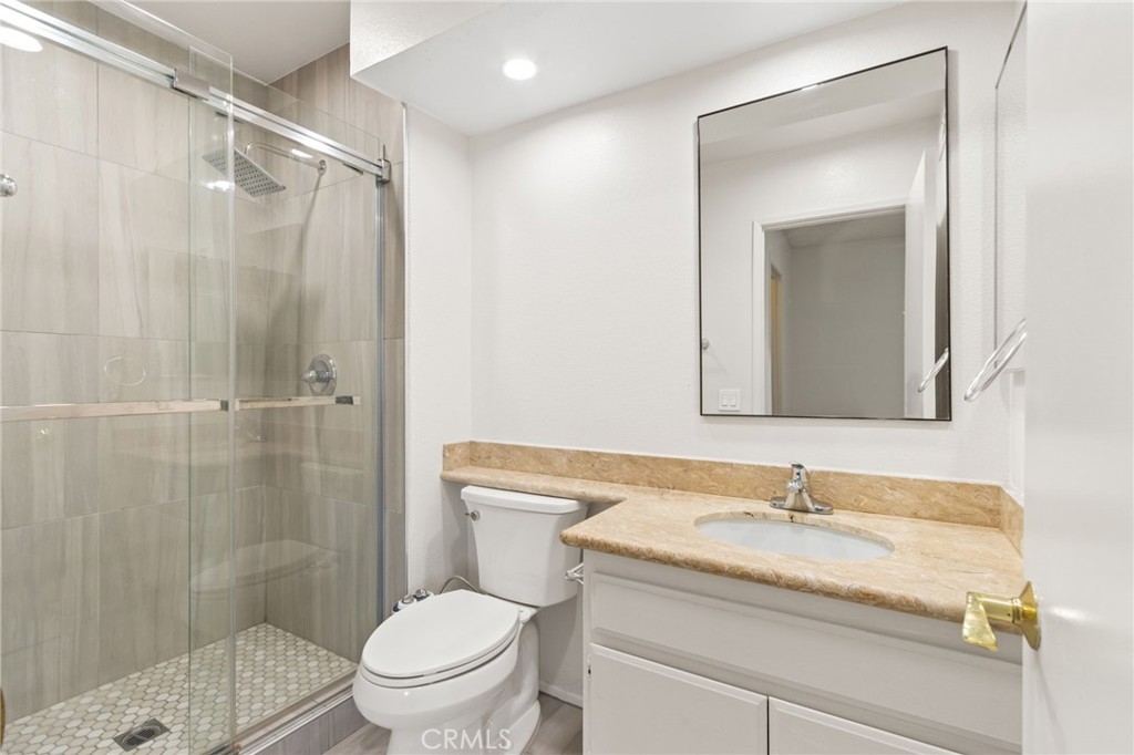 1109 Golden Springs Drive D Property Photo 27