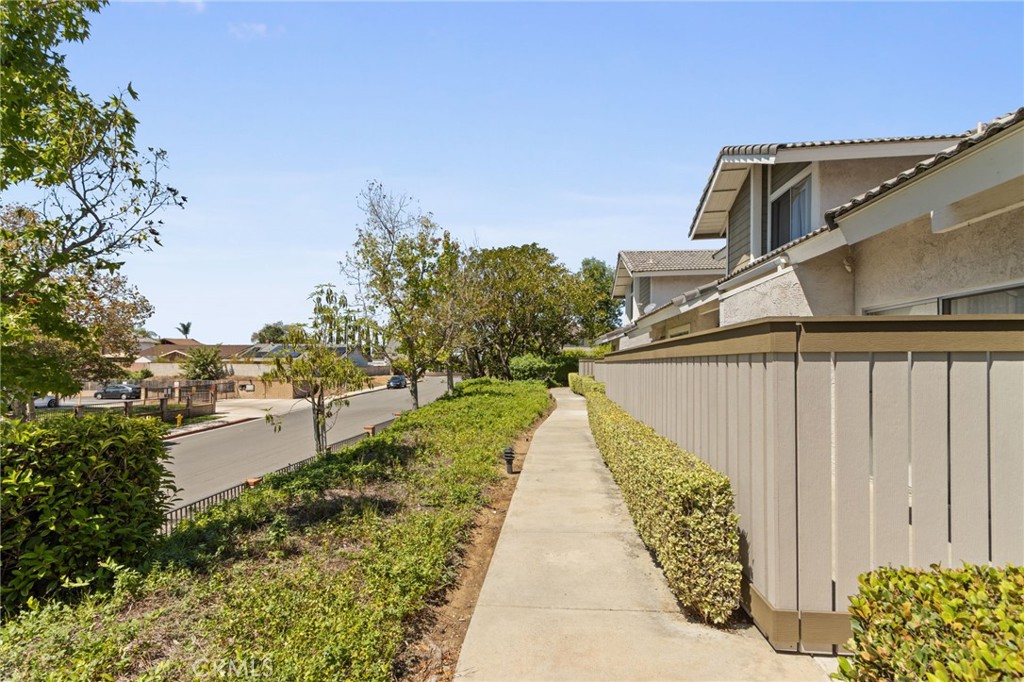 1109 Golden Springs Drive D Property Photo 32