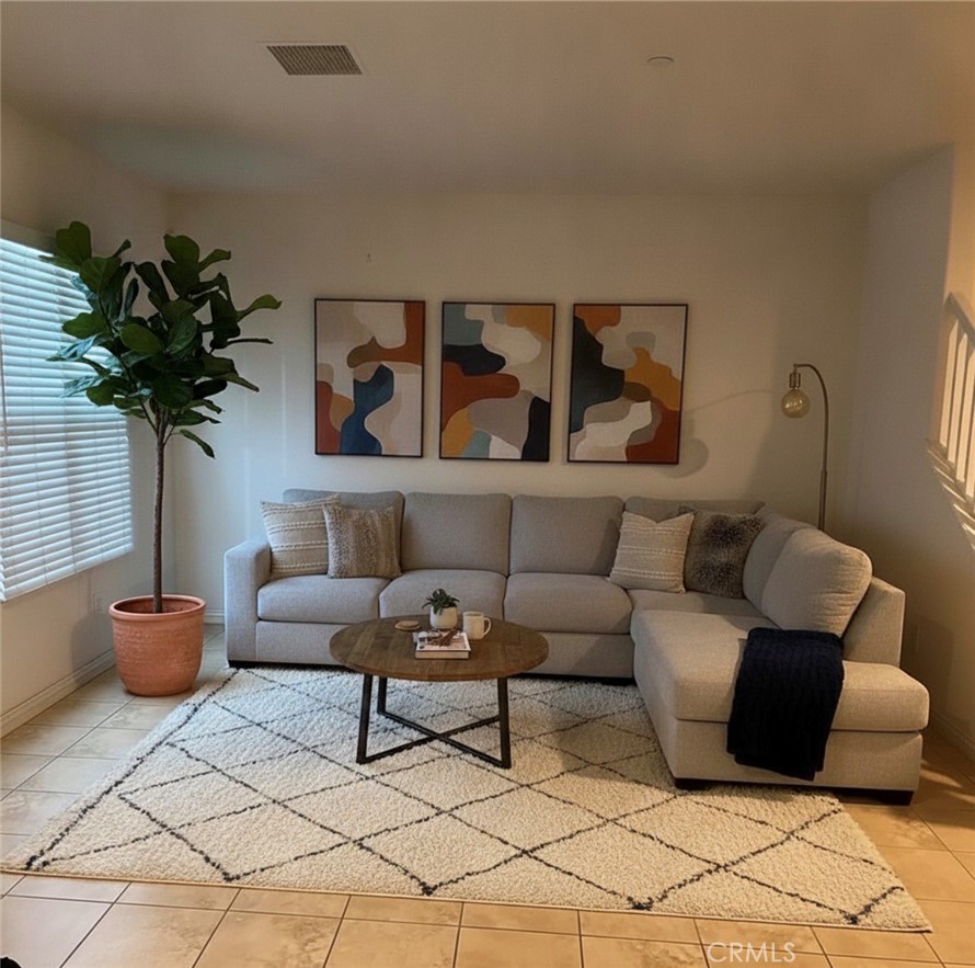 713 S Melrose Property Photo 3