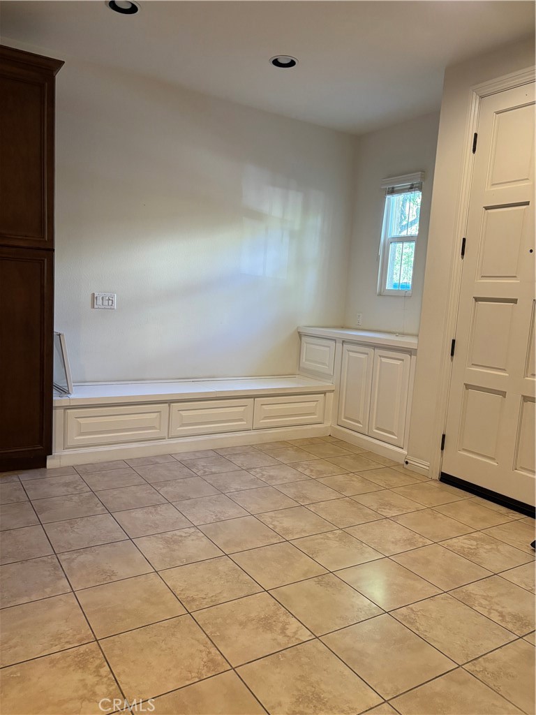 713 S Melrose Property Photo 8