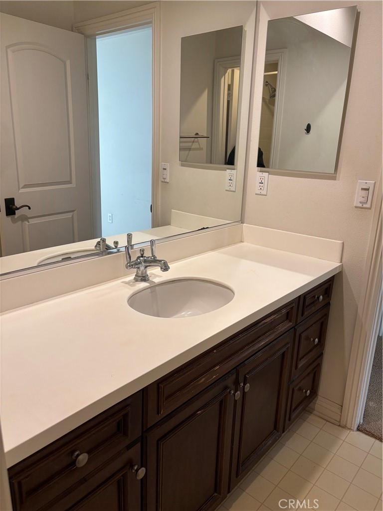 713 S Melrose Property Photo 11