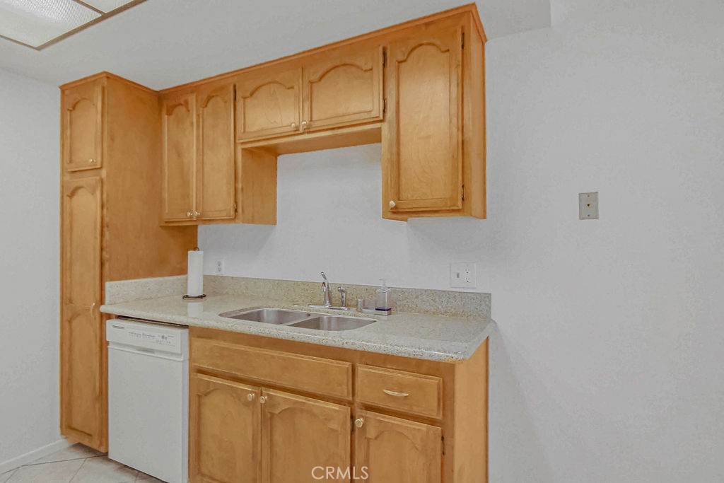 1427 Hillandale Avenue 8 Property Photo 9