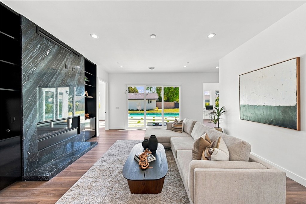 738 California Property Photo 14
