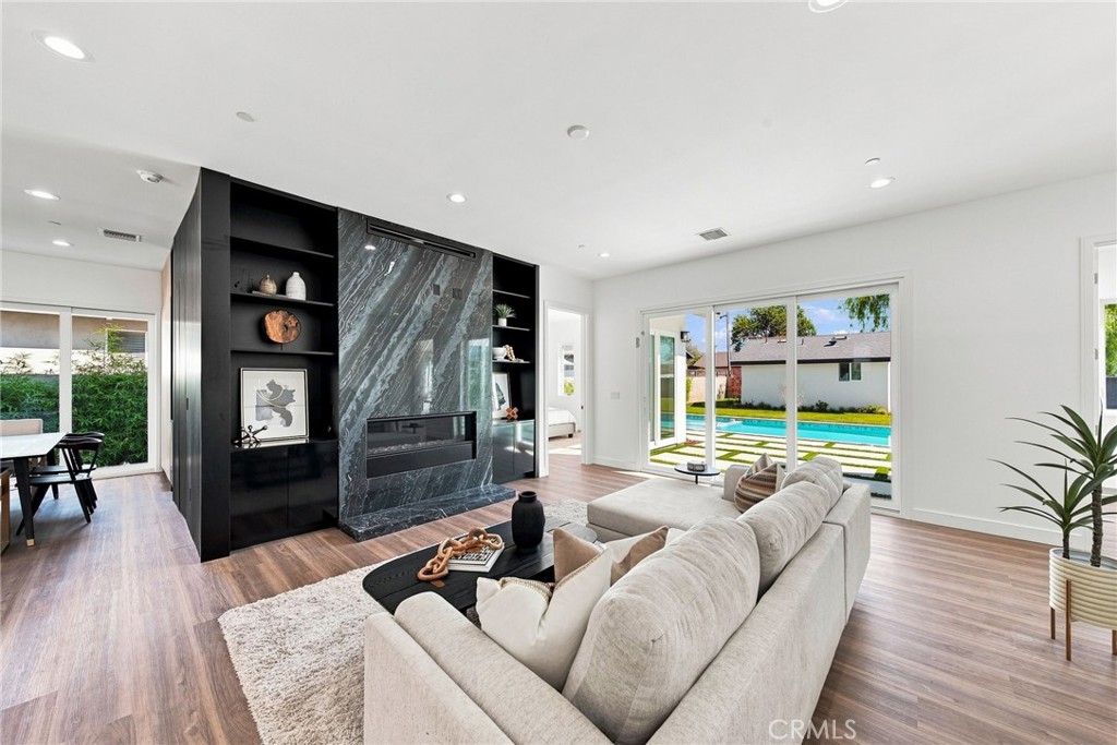 738 California Property Photo 15