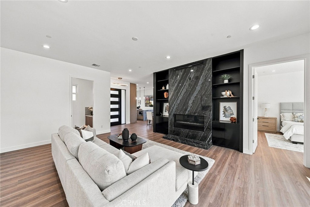 738 California Property Photo 17