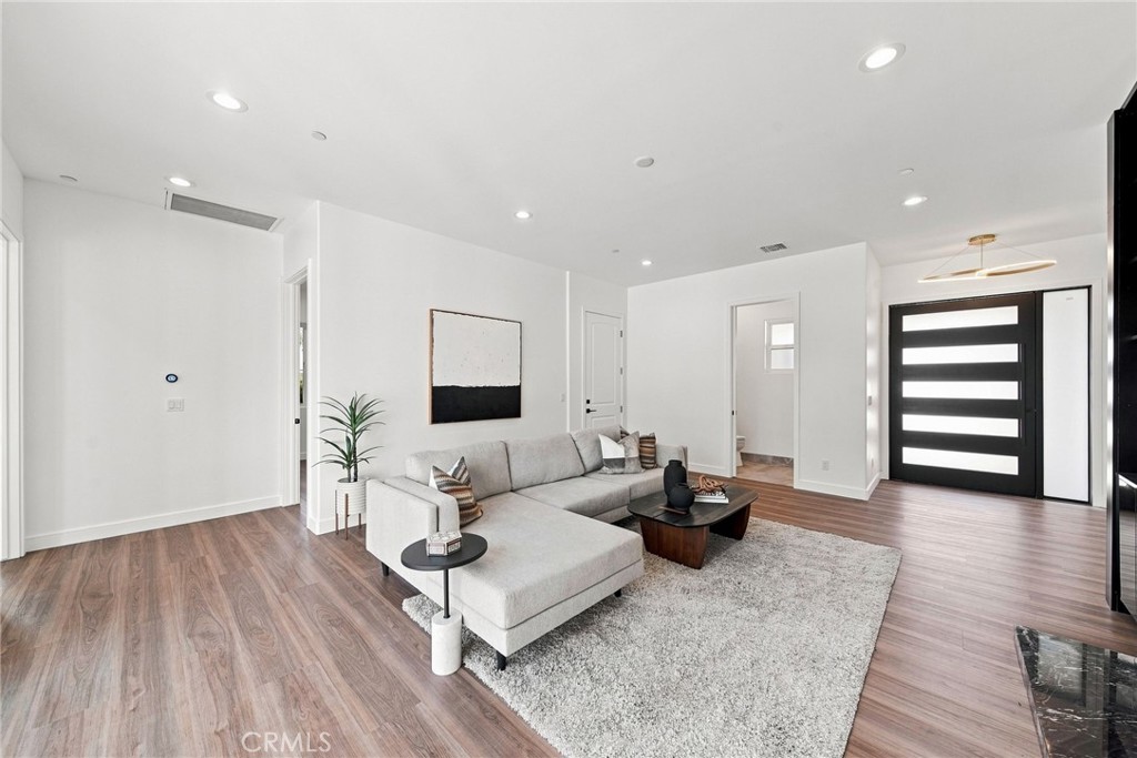 738 California Property Photo 19