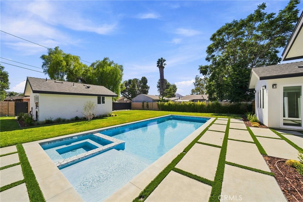 738 California Property Photo 31