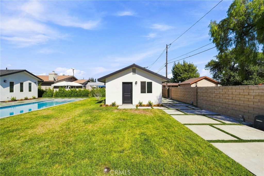 738 California Property Photo 33
