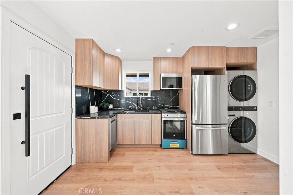 738 California Property Photo 39