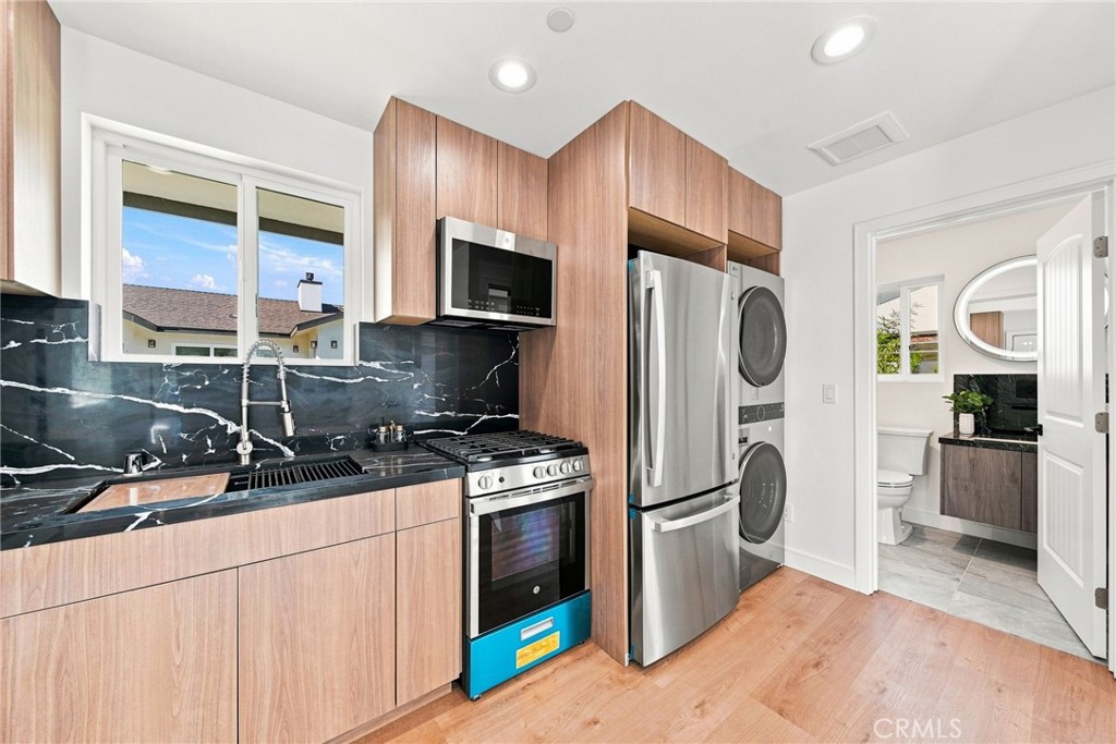 738 California Property Photo 40