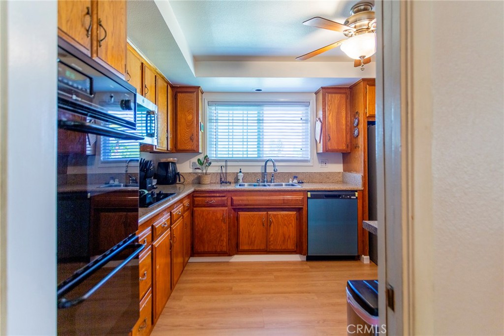 12041 Mayes Drive Property Photo 10