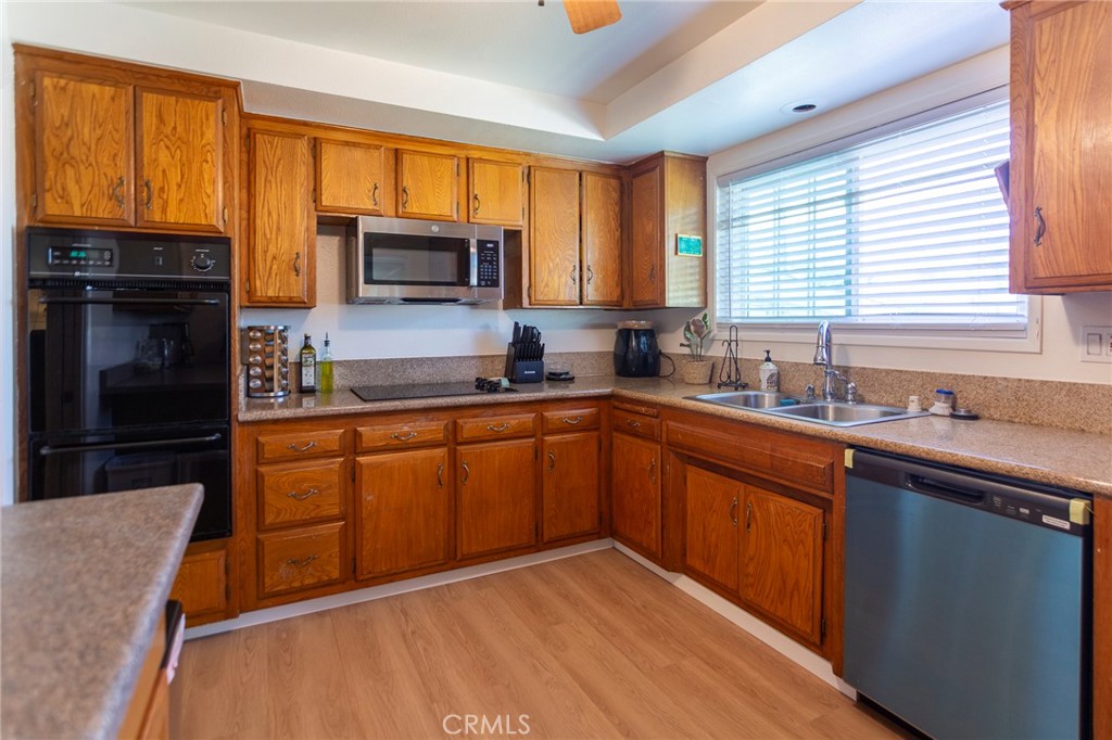 12041 Mayes Drive Property Photo 11