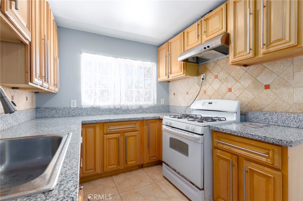 922 Toddy Street Property Photo 2