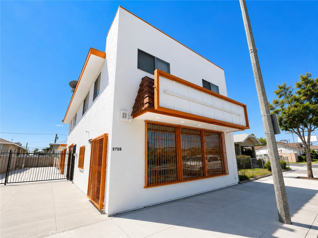 9706 Alondra Boulevard 203 Property Photo 2