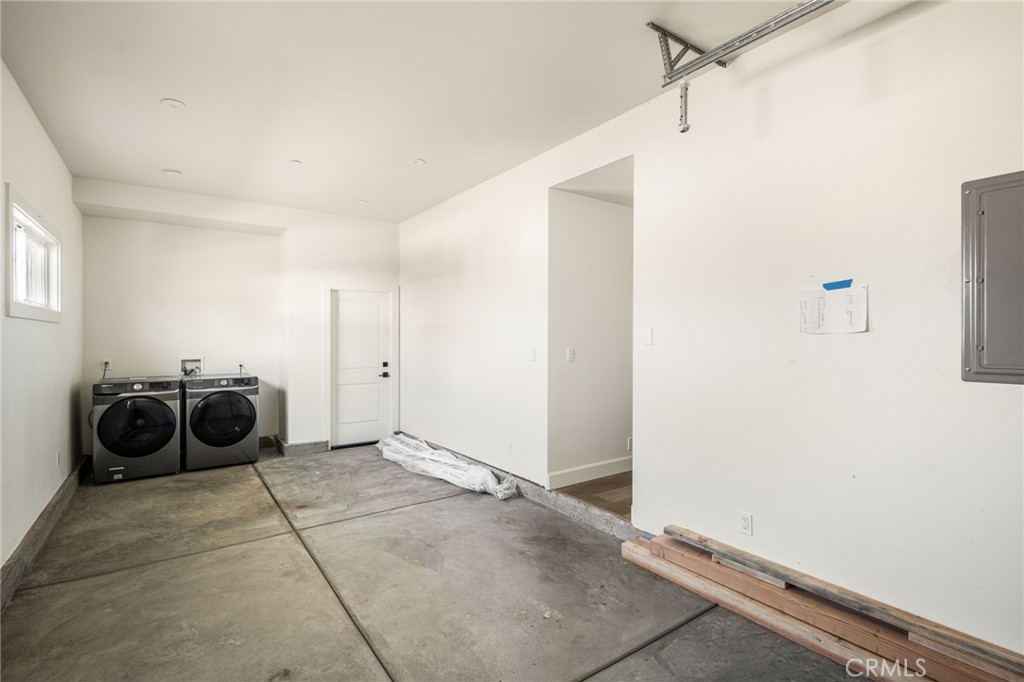1209 E Walnut Property Photo 46