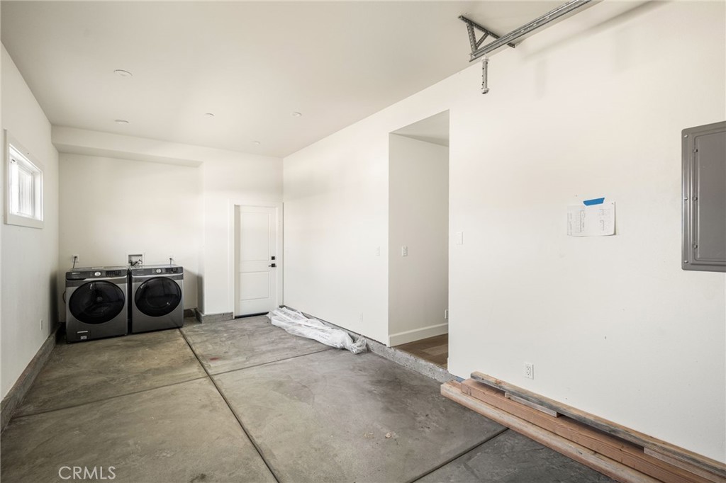 1209 E Walnut Property Photo 48