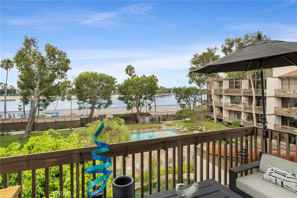 6326 Marina Pacifica Dr S Property Photo 8